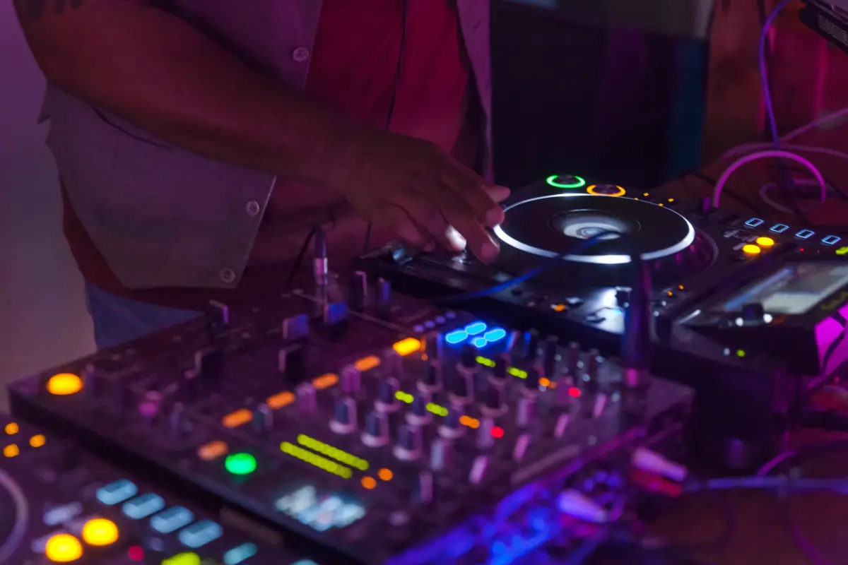 livedj livedj